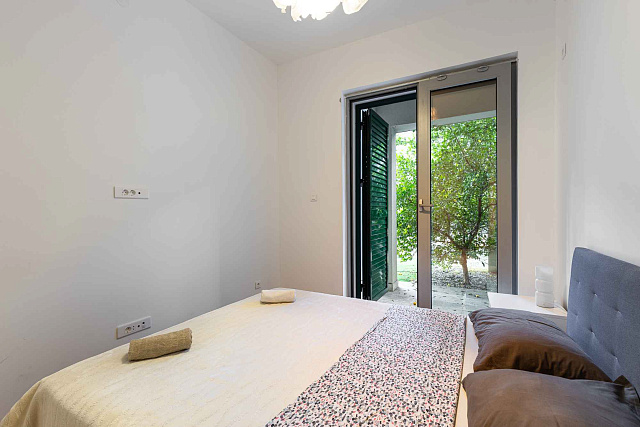 Three-bedroom, spacious and bright apartment for sale in the most beautiful part of Montenegro — photo 21